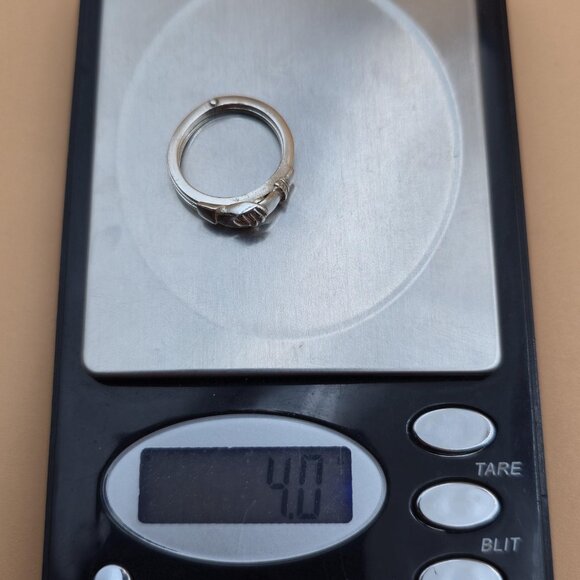 Size 6.5 Sterling Silver Opening Hands Claddagh Heart Band Ring A5475 - Picture 9 of 9